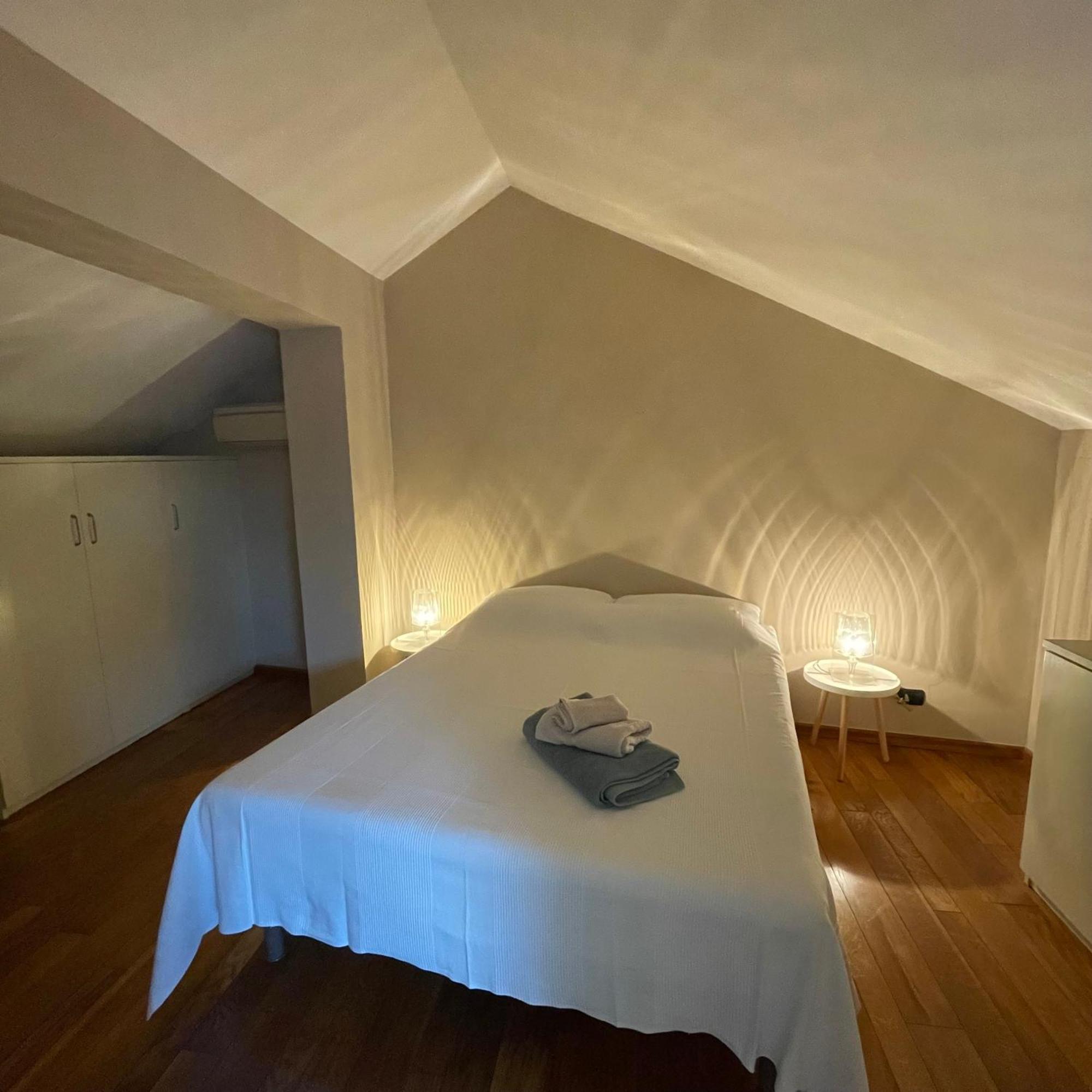 La Casetta Sui Tetti Alba  Bagian luar foto